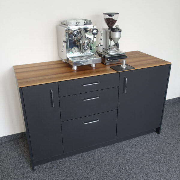 Kaffeemöbel in Nussbaum - Ettinger Schreinerei